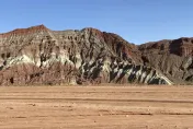 唐僧取經從這過！天山托木爾大峽谷「活的地質博物館」 藏白堊紀海鹽「可供全球人吃200年」