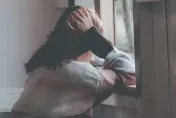 渣男傳幼女哭聲逼妻運毒！她被拳打腳踢又遭羈押1年　法官判准離了