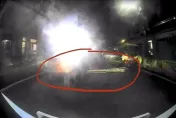 屏東騎士橫載鋼筋硬走窄巷！逼車還嗆「車還要不要？」　囂張樣警察也看不下去了