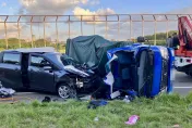 快訊/新北新莊環漢路嚴重車禍　貨車擦撞汽、機車4人送醫1人命危