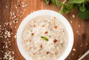 研究：雜糧粥與死亡有關！醫授「食用6重點」：避免與醃製蔬菜一起吃