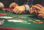 男大生沉迷線上博弈欠百萬！媽冷回債主：麻煩直接找他