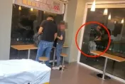 影/整間超商都警察啦！車手傻愣詐騙「被偷襲」　密錄器步步逼近畫面直擊