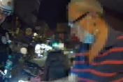 影/男子無照逆向遭警攔查　鞋底藏毒被抓包送辦