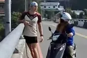 丟臉！埔里婦「垃圾包扔橋下」　跑山獸當場斥：為什麼不能好好愛護家鄉