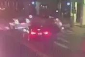 影/怎麼撞上的也不清楚？新店男「睏駕」撞前車烏龜翻　3人慘送醫
