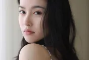 泰國最美變性人Poyd與新婚老公周遊列國　貼素顏依偎合照女人味越見濃烈
