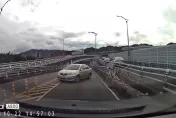 影/中安大橋又見逆向車！　網友險撞嚇到「怎麼常常這樣搞？」