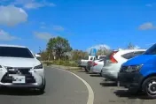 影/用生命佔位的「生魚片」！他載妻小慘遭逆向男「硬插」搶停車位