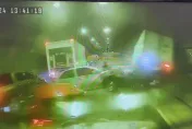 影／撞車驚悚畫面曝！砂石車沒減速狂衝　新澳隧道16車連環撞釀1死11輕重傷