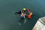 鐵馬騎士跳河救命！淡水阿伯釣魚失足墜河　血氧濃度過低緊急送醫