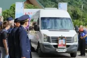 百萬點閱警界網紅「萬進官」癌逝享年54歲！身後留6子女　同仁不捨發起樂捐