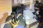 囂張！高雄暴力集團栽了！潑漆、撒冥紙、砸車討債　警逮10人送辦