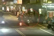 影/毒蟲深夜機車搶奪女子包包　1小時後立刻遭逮人贓俱獲