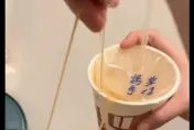 影/噁爆！點外送「紅茶拿鐵」竟是黏糊勾芡物　網：超像鼻涕…