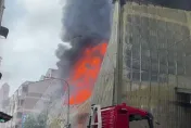 快訊/駭人火舌夾濃煙！嘉市免洗餐具工廠遭祝融　延燒2廠房灌救中