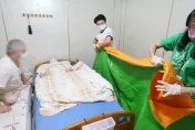 長臥病人「原床泡澡」最怕遇這事　護理師：有人連床都沒有