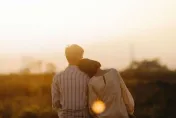 4生肖男是「寵妻魔人」！聰明溫柔負責任　有錢也不變壞