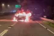 快訊/國1汐止段凌晨火燒車！小貨車追撞油罐車　駕駛逃生不及成焦屍