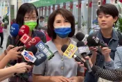 影/婦拿138萬點完少10萬「被行員踢到桌下」　高雄郵局：她才剛放完「育嬰假」