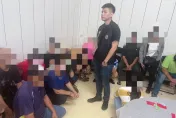 影/BG了！「推筒子」賭場藏防風林鐵皮屋　「LINE通知開賭」警攻堅逮31人