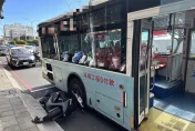 新北三重公車停靠擦撞機車　騎士倒車輪旁幸運無傷