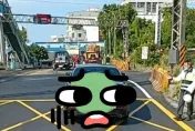 影/諷刺！「車禍調解理賠諮詢」竟闖平交道　網轟「再靠近一點離閻王不遠」