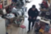 好心借廁所老人「把尿倒菜籃」　店主怒拍凳：太缺德了！
