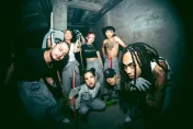 影/拍MV驚傳意外！AsiaFreaks首次全員合體…竟上演「毆打老闆」全武行