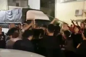 影/台中廟會爆衝突！陣頭「車輛插隊」　20多黑衣人推擠叫囂、警快打壓制