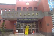 台中男持魚刀衝派出所喊「搶劫」　3員警當場制伏下場曝光
