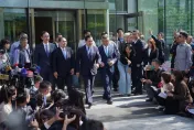 藍白合再陷僵局　網友不忍了！曝「她」恐害慘柯文哲