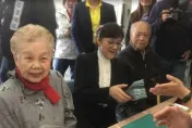 柯美蘭在父母陪同下登記參選　忘帶20萬保證金幕僚忙領錢