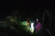台中男卡峭壁「周圍全是草」！機靈警加LINE按發送位置　成功救下山