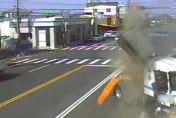 苗栗聯結車衝撞民宅！波及路旁6機車、1自小客車　駕駛受傷送醫