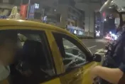 一箭雙鵰！中和警攔查違規小黃　意外在車上逮「毒蟲乘客」