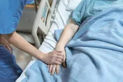 心衰阿嬤喘到發抖　醫護怕「給嗎啡會很快走」僅給呼吸器