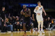 不老怪物！詹皇生涯總得分破3.9萬　成NBA史上第1人
