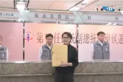影/黃珊珊代柯文哲赴中選會領表快閃　媒體狂追推擠影片曝