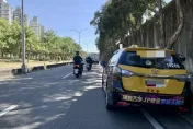 影/計程車大直滑行擦撞路邊　運將突無呼吸心跳乘客嚇傻