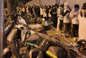 再冷也要吃！北京３名校學生爭搶「鵝腿阿姨」　人民大學：食堂將自行研發