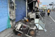 影/18歲男台南開到屏東打瞌睡　駕車撞毀50年滷肉飯老店