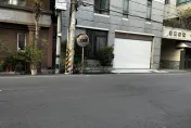 又是檢舉魔人！在家門口停車「收12張紅單」　繳80萬罰鍰還吊牌