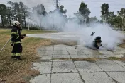 快訊/詭異自燃！高雄翁機車剛停好　下秒「鑰匙孔燒起來」成骨架