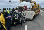 影/死亡現場！彰化台61轎車、槽車大撞擊　「車頭成爛鐵」駕駛不治