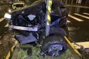 影/半輛BMW X4不見了！三峽女「騎上」分隔島　奇蹟生還