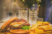 速食店雙12優惠！漢堡「連6天買一送一」　外送超時贈炸雞兌換券