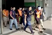 影/假冒政府簡訊詐騙集團17人遭逮　主嫌開名車、吃喝玩樂全靠全靠盜刷