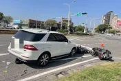 快訊/北市賓士不明原因暴衝追撞多輛機車　1騎士當場無生命跡象