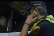 最壞身教！高雄男酒測聽「嗶」一聲...拒檢載妻小落跑　慘收18萬罰單
